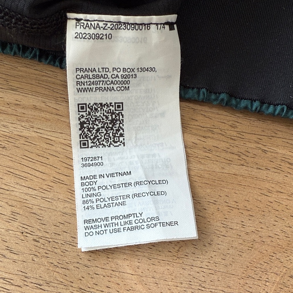 Prana Black and Teal Athletic Skirt - Picture 6 of 6